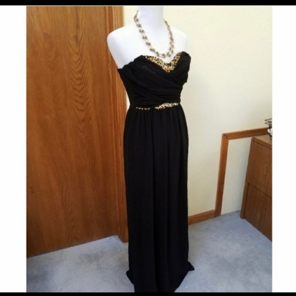 Lulu’s Black Sequined Long Strapless Gown
